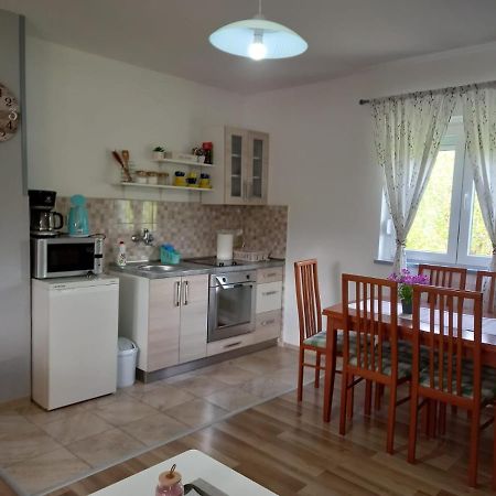Apartment Rosie Smoljanac Exteriér fotografie
